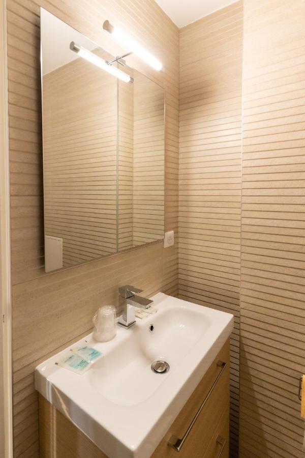 Hotel Capfun Le Saint Germain, Paris Luaran gambar